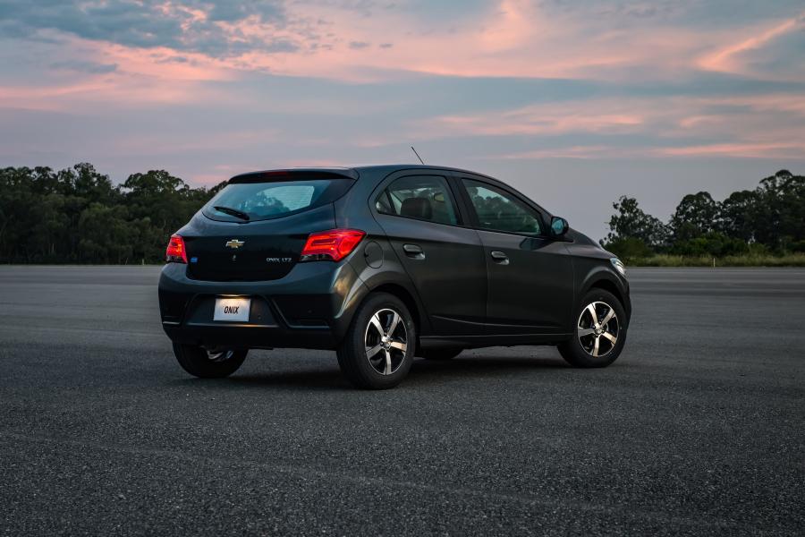  Chevrolet Onix 2016 года  (фото 16 из 30)